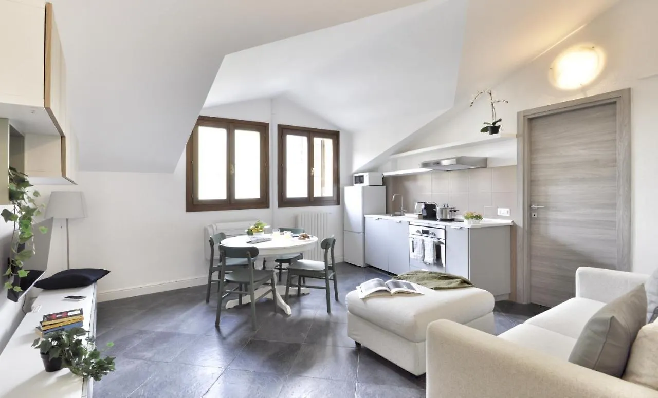 I Host Apartment - Pericle 9 Milano 0*,