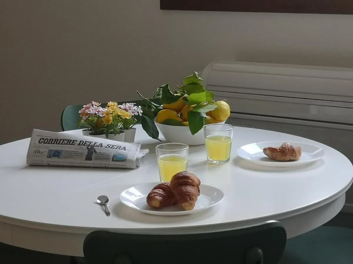 I Host Apartment - Pericle 9 Milano