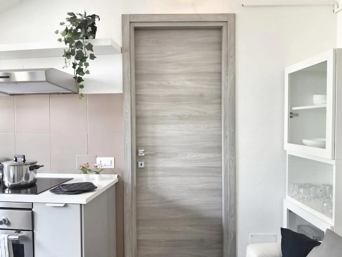 I Host Apartment - Pericle 9 Milano